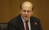 Χατζηδάκης: Νέες ιδιωτικές επενδύσεις για να δημιουργηθούν καινούργιες δουλειές