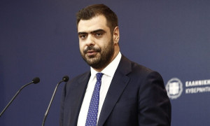 Μαρινάκης για πυρκαγιές: Προτεραιότητα η προστασία της ανθρώπινης ζωής