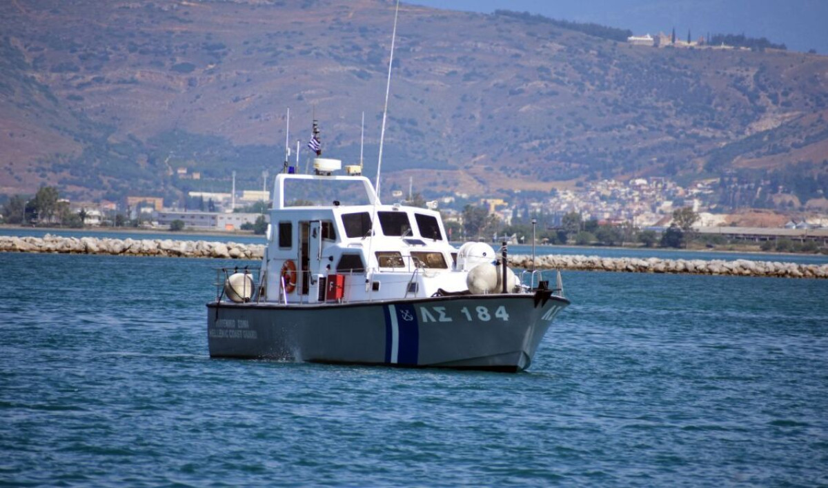 Αγαθονήσι: Εντοπισμός 26 μεταναστών και μίας σορού – Σύλληψη του διακινητή