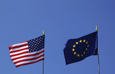 ΗΠΑ: Ισχυρή αντίσταση στην επιβράδυνση- Ευρωζώνη: Σταθεροποίηση σε χαμηλά επίπεδα
