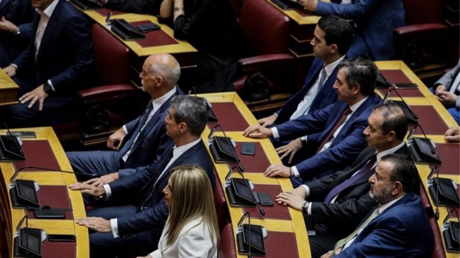 Μήπως ετοιμάζονται εκπλήξεις από το ΚΙΝΑΛ εν όψει Προεδρικής εκλογής;