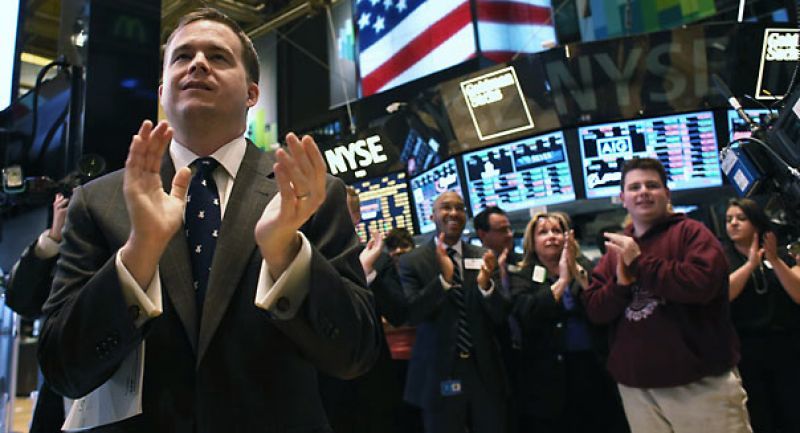 Σε ιστορικό υψηλό έκλεισε ο S&amp;P 500, με μεγάλα κέρδη «αποχαιρετά» το α' τρίμηνο η Wall