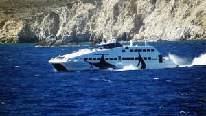 Μήλος: Εντοπίστηκαν 124 αλλοδαποί σε θαλαμηγό