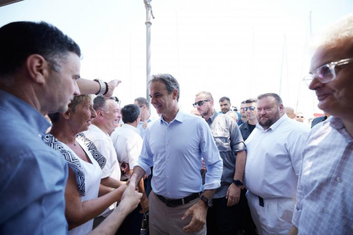 Μητσοτάκης σε βουλευτές της ΝΔ: Θα ρίξουμε φως στις παρακολουθήσεις