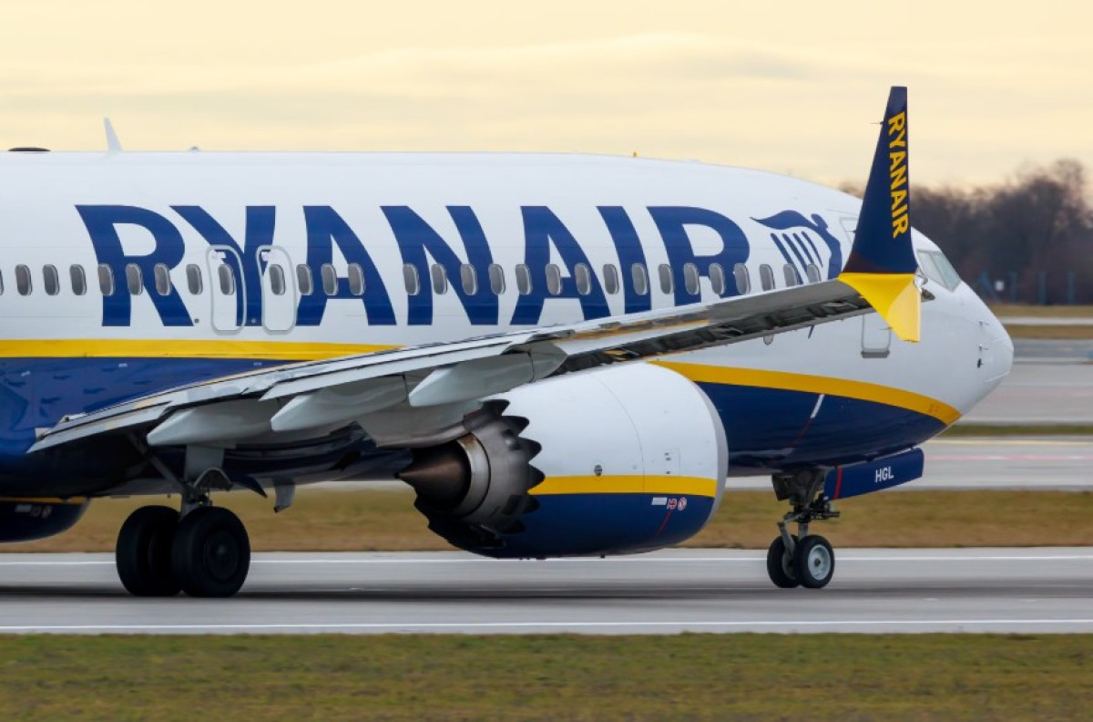 Ryanair: Η επίσημη απάντηση για το περιστατικό με το παράθυρο – Τι αναφέρει η εταιρεία