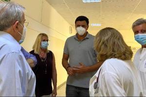 Κικίλιας: Στo Σισμανόγλειο με τον καθηγητή Π. Μπεχράκη