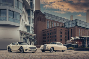 Bentley Continental GT Azure: Η 70η επέτειος ενός ιστορικού μοντέλου γιορτάζεται με μια σύγχρονη μετενσάρκωση