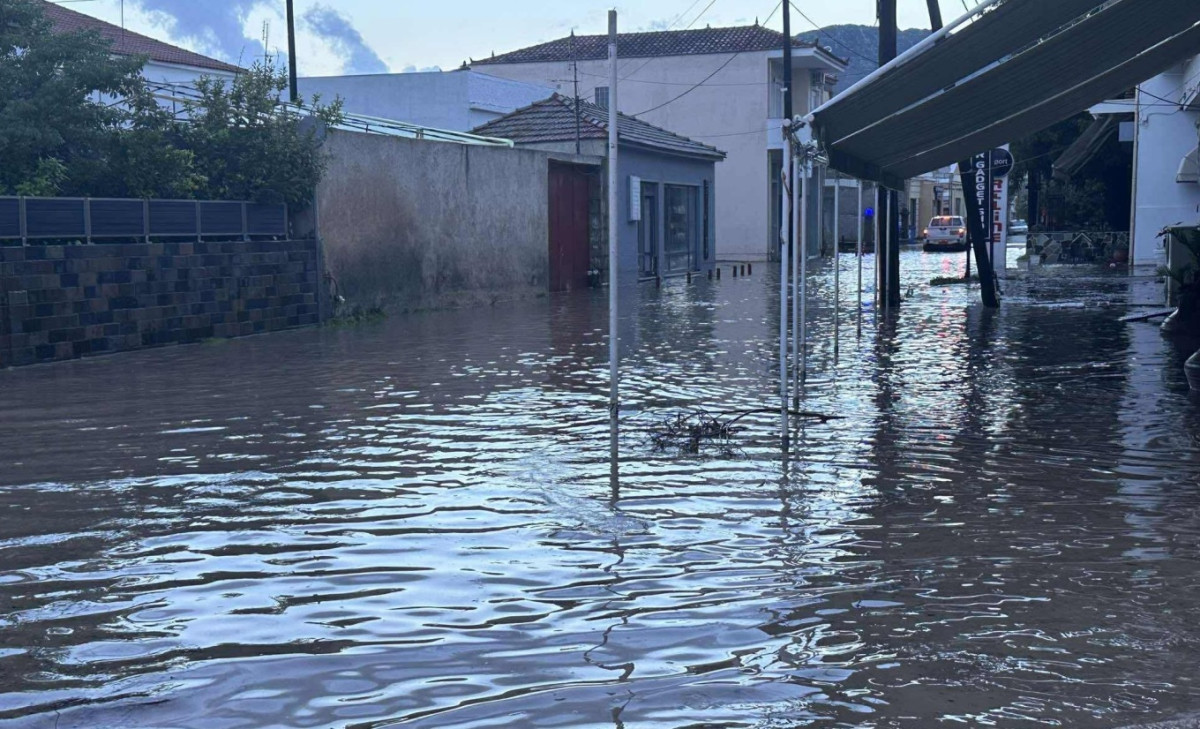 Πλημμύρισε η Καλλονή και η Σκάλα από την κακοκαιρία – Κλειστά τα σχολεία της Δυτικής Λέσβου