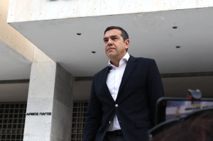 Στην τελετή αγιασμού των υδάτων στον Πειραιά ο Αλέξης Τσίπρας