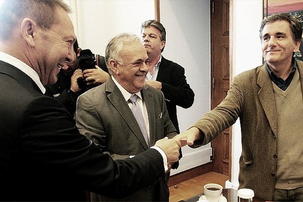Τι συνδέει τον Ε. Τσακαλώτο με τον Γ. Στουρνάρα;