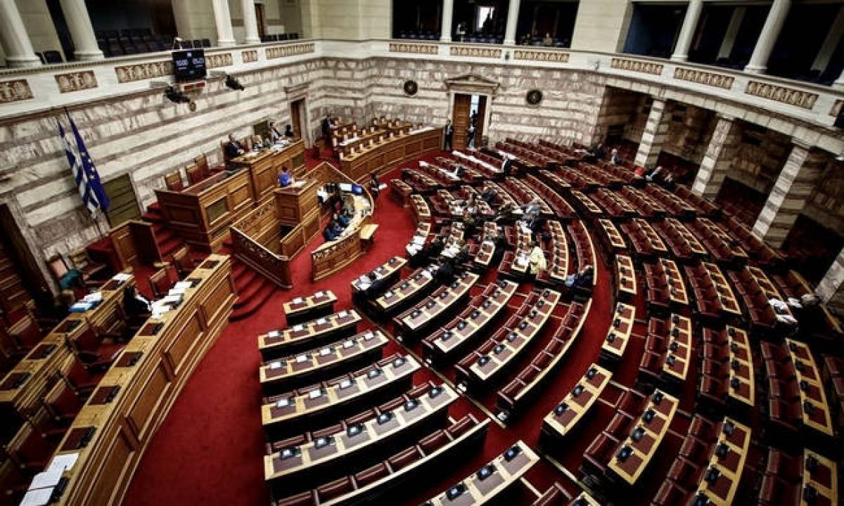 Βουλευτές ζητούν να μπει τέλος στον όρο «λαθρομετανάστευση»