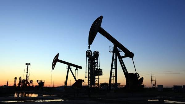 Μικρή πτώση για τις τιμές του πετρελαίου-Το βλέμμα στη ζήτηση