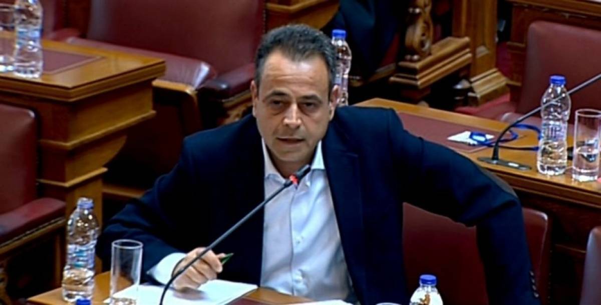 Σαντορινιός: Σκανδαλώδεις αναθέσεις άγονων γραμμών με €2,3εκ. για ταχύπλοα πλοία