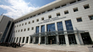 Εκπτώσεις σε ακτοπλοϊκά και αεροπορικά εισιτήρια για τους αναπληρωτές