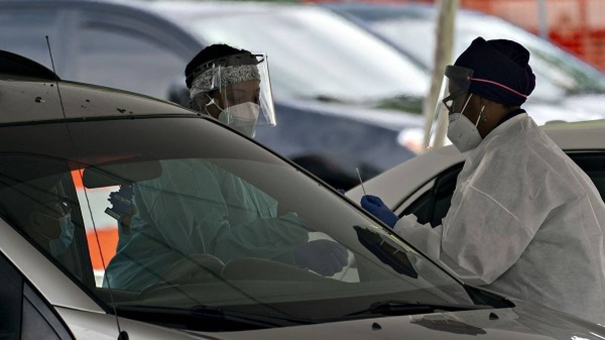 Covid-19: Κατεγράφη νέο παγκόσμιο ρεκόρ κρουσμάτων σε ημερήσια βάση
