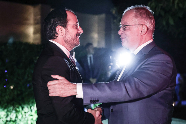 Τασούλας σε Χριστοδουλίδη: Η Ελλάδα στηρίζει την επανένωση της Κύπρου και την απαλλαγή από κατοχικά στρατεύματα