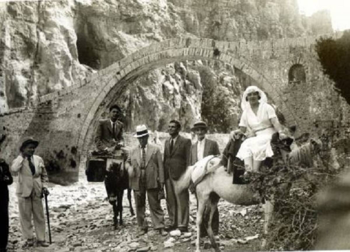 Ποιος έχτισε τον κόσμο τέκνο μου;
