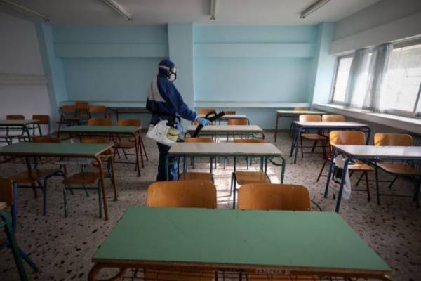 Σκηνές από το… ραντεβού τον Σεπτέμβριο στα σχολεία
