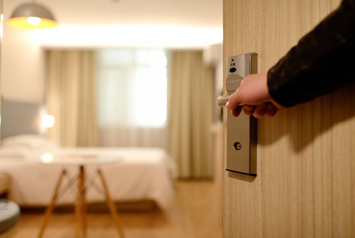 Πτωτικά έκλεισε το 2019 η πληρότητα στα ξενοδοχεία της Αθήνας