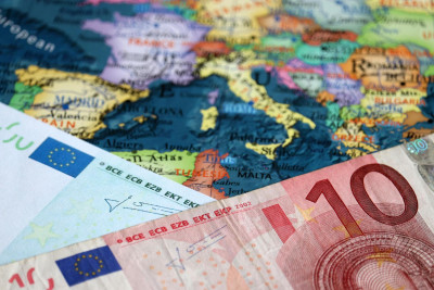 Σε χαμηλό 23 μηνών η επιχειρηματική δραστηριότητα στην ευρωζώνη