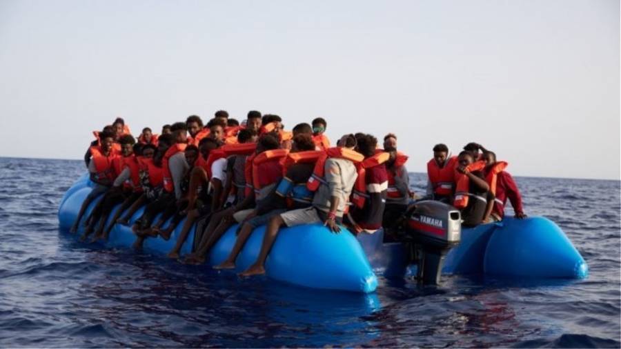 Αθρόες οι αφίξεις μεταναστών-προσφύγων και την Κυριακή στο Αιγαίο