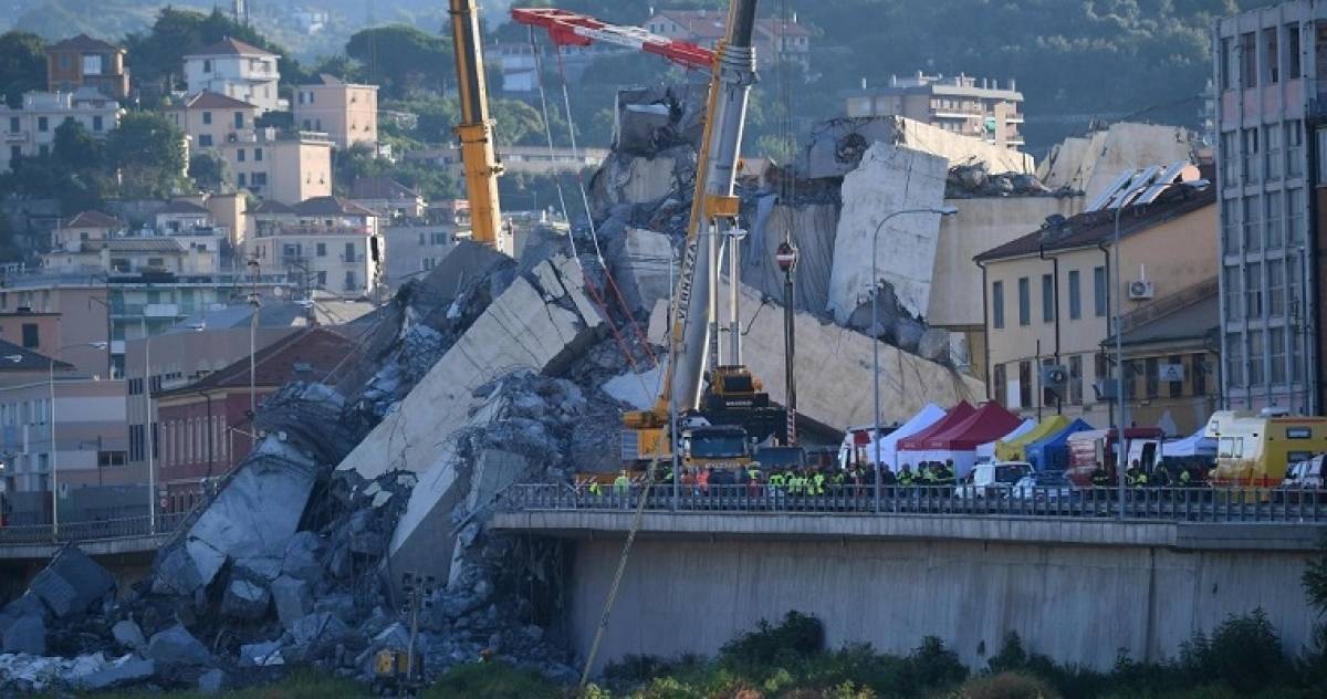 Ενός λεπτού σιγή στη Γένοβα, ένα μήνα μετά…