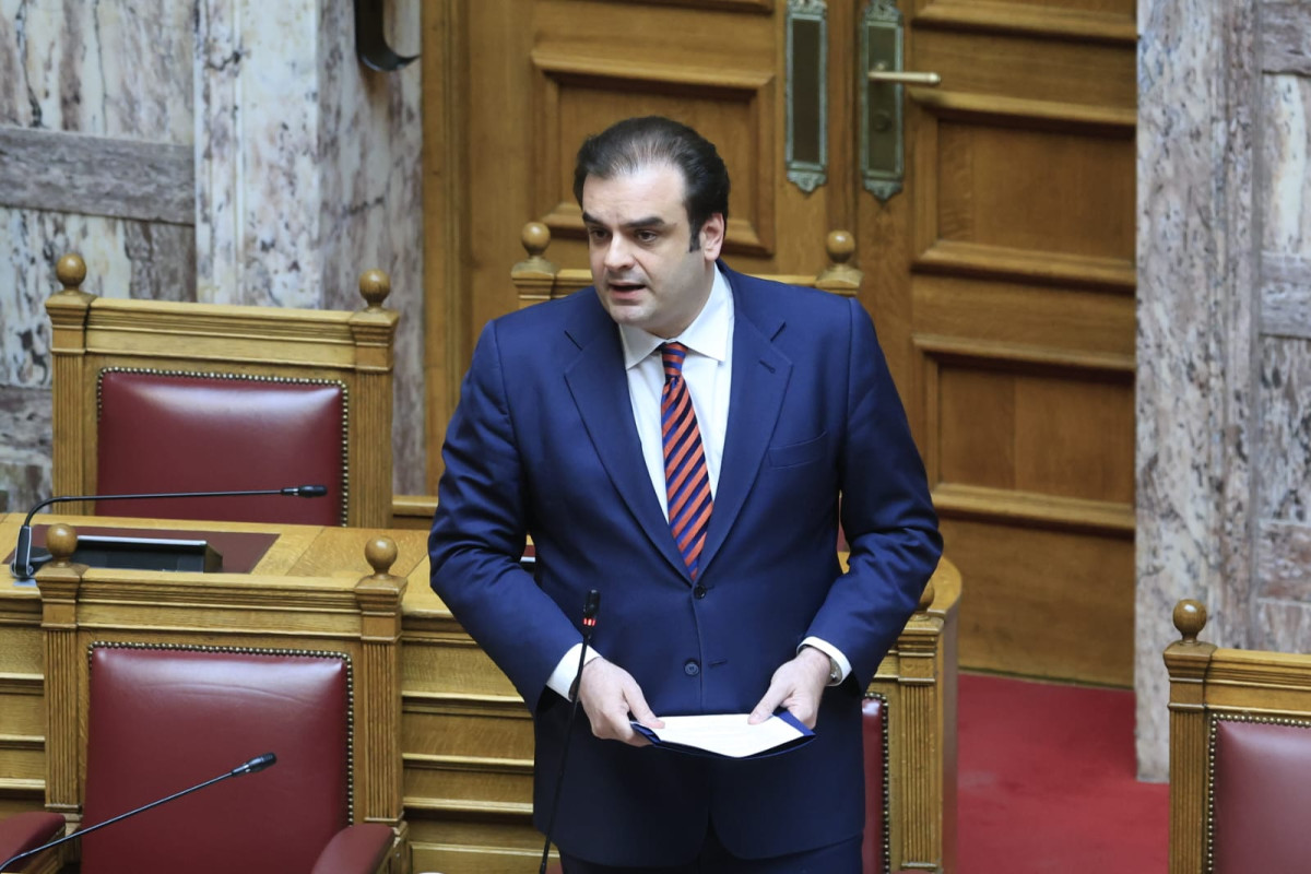 Πιερρακάκης: Αύξηση στο ακατάσχετο όριο των τραπεζικών λογαριασμών στα €1.600