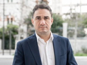 Τσουκαλάς: Ανεπαρκή τα κυβερνητικά μέτρα, βαριά η φορολογική επιβάρυνση