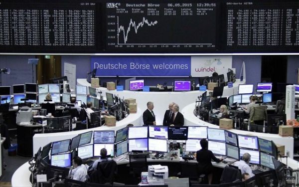 Δεν έχει τέλος το τραπεζικό sell-off, στο επίκεντρο η Deutsche Bank