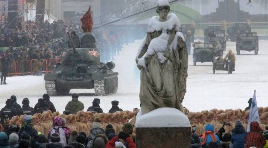 Ρωσία: Στρατιωτική παρέλαση στην επέτειο πολιορκίας του Λένινγκραντ