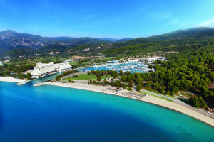 Πόρτο Καρράς: Ενέσεις κεφαλαίων από τον Ιβάν Σαββίδη με φόντο την επαναλειτουργία του Σιθωνία