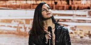 Lana Del Rey: Η αινιγματική pop star που «ξεπήδησε» από άλλη εποχή και κατέκτησε τον κόσμο