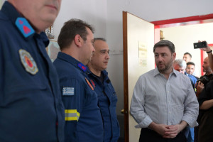 Ανδρουλάκης: Να δοθεί επίδομα επικίνδυνης και ανθυγιεινής εργασίας σε όλο το Πυροσβεστικό Σώμα