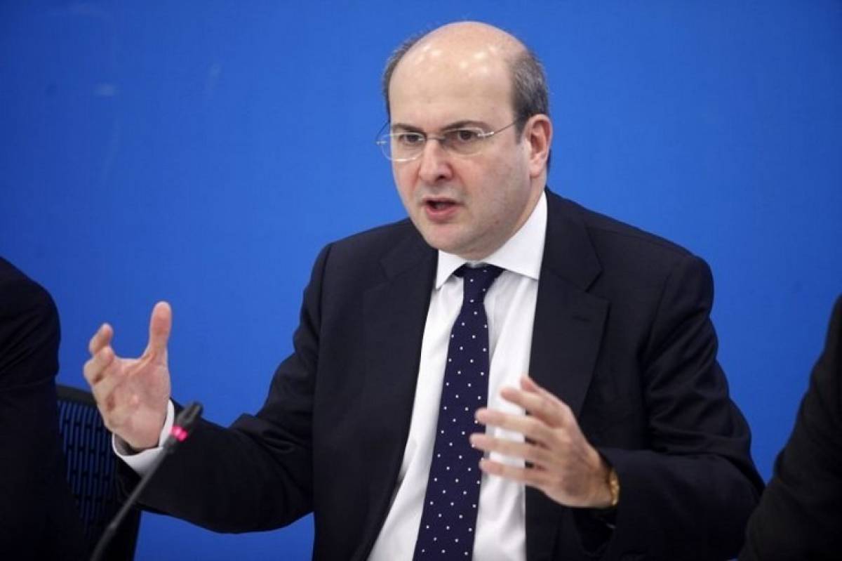 Χατζηδάκης: Το 8ωρο παραμένει κατοχυρωμένο- Προϋπήρχε η διευθέτηση χρόνου εργασίας