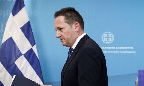 Η αντιπολίτευση στο γόνατο και ο «μπαγάσας» Τσίπρας