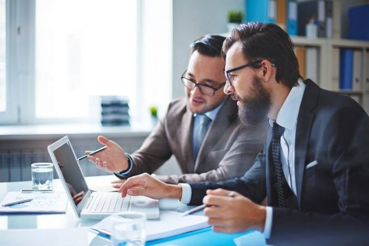 3 tips για να αναγνωρίσετε έναν άριστο σε απόδοση εργαζόμενο