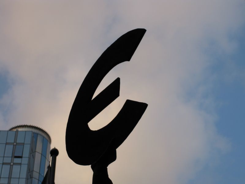 Κίνηση για περιορισμό της ανεργίας των νέων στην Ε.Ε. από την Μέρκελ