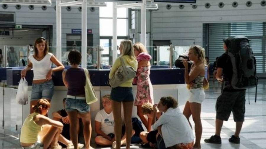 Ρόδος: Πάνω από 190.000 οι αεροπορικές αφίξεις τουριστών τον Αύγουστο