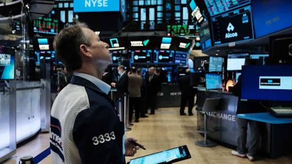 Wall Street: «Κατρακύλα» για Dow Jones-Νέο ρεκόρ για Nasdaq