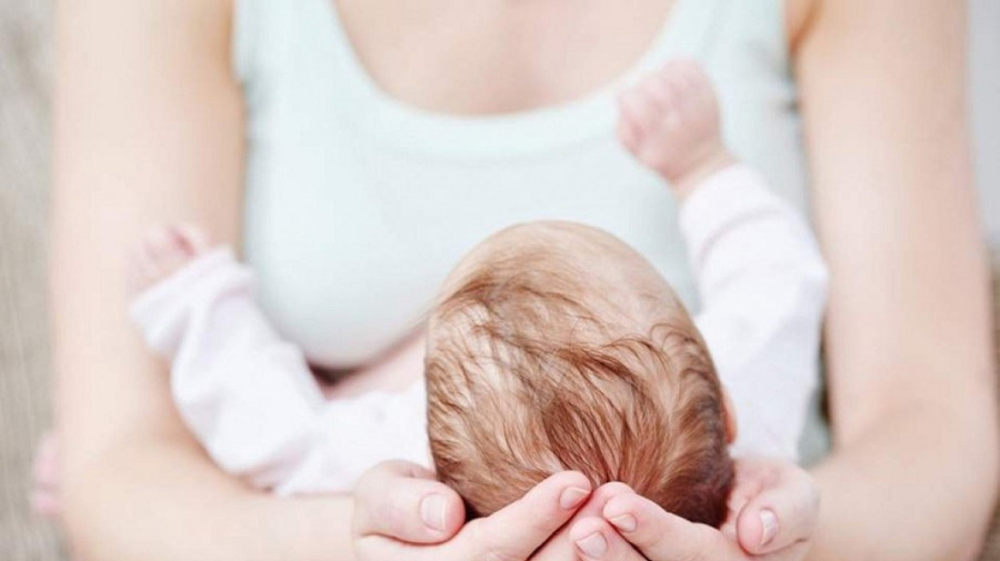 Επίδομα μητρότητας: Η τροπολογία και τι προβλέπεται στα ομόφυλα ζευγάρια