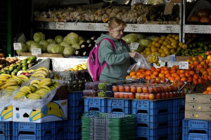 Βρετανία: Απροσδόκητη αύξηση του πληθωρισμού στο 4%- Τα «αγκάθια»