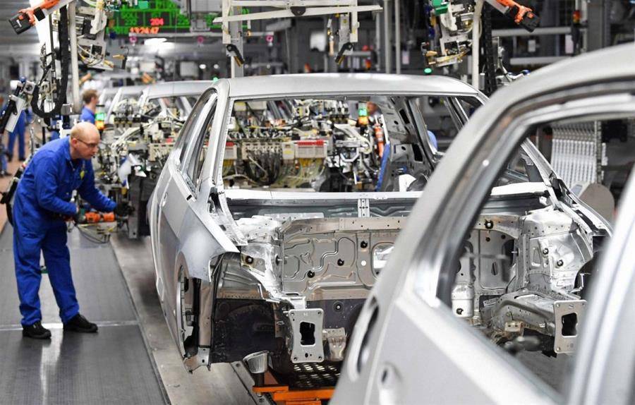Γερμανία: Μικρή ετήσια υποχώρηση της βιομηχανικής παραγωγής, αλλά μηνιαία αύξηση