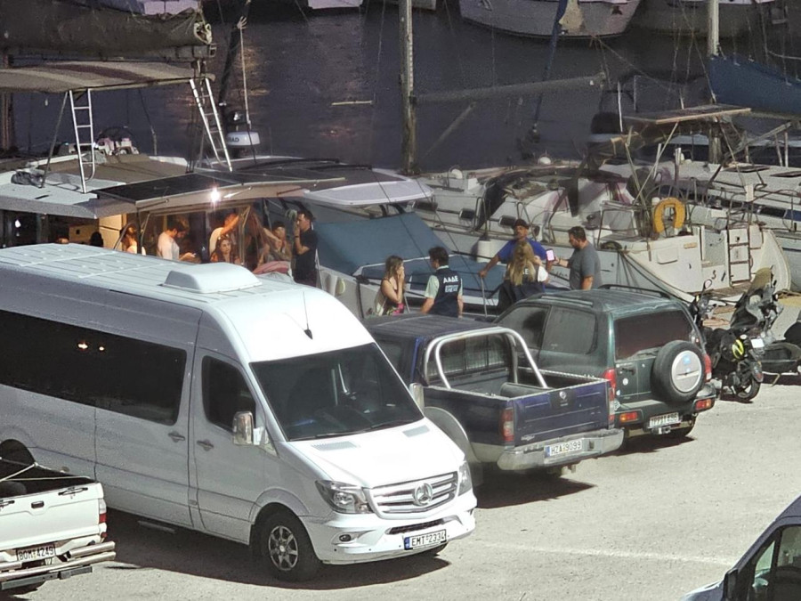 Επιχείρηση «Κρουαζιέρα θα σε πάω»: Φοροδιαφυγή πολλαπλών επιπέδων σε ημερόπλοια της Σαντορίνης
