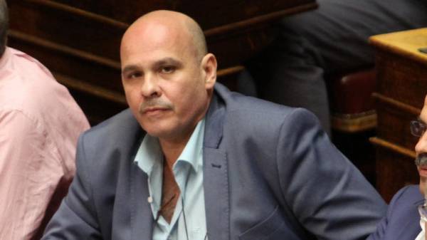 Δεν πάει σε...αντάρτικο ο Μιχελογιαννάκης: Στηρίζω τη Συμφωνία των Πρεσπών