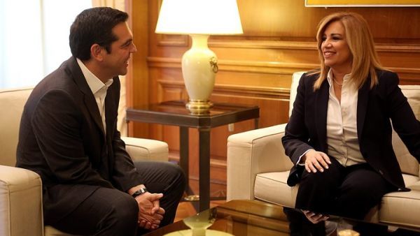 Η Φώφη... αφιερώνει Καβάφη στον Τσίπρα