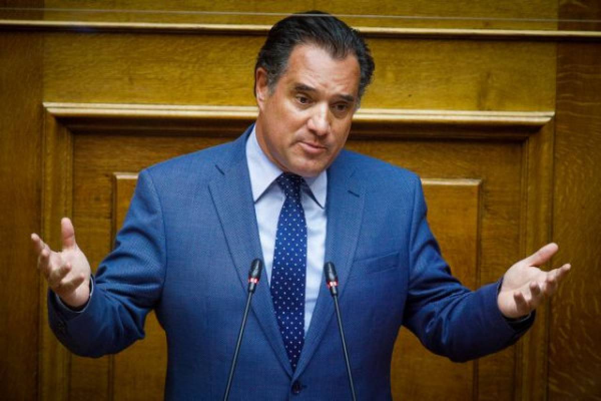 Γεωργιάδης: Όλοι οι εργαζόμενοι οφείλουν να εμβολιαστούν
