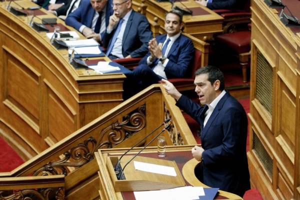 Ο Τσίπρας προκαλεί κόντρα με τον Μητσοτάκη για τα εργασιακά