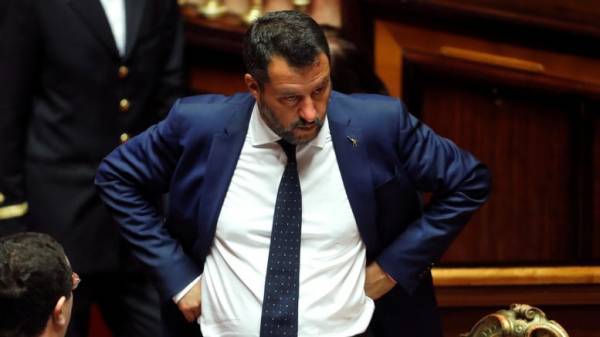 Σε εκλογές το ταχύτερο δυνατό στοχεύει ο Σαλβίνι