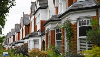 Βρετανία: Η μεγαλύτερη πτώση στις τιμές κατοικιών από το 2009