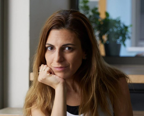 Angelika Dusk: Το να αγαπάς βαθιά, σημαίνει να αποδέχεσαι